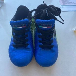Boys size 9 soccer cleats